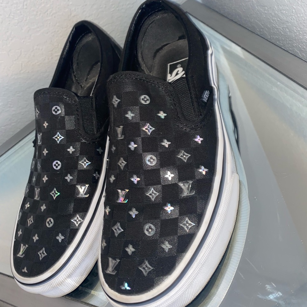 BLACK AND SILVER VANS